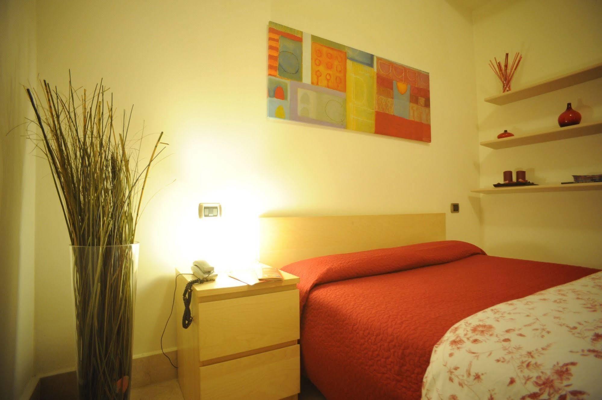ลุกซ์ อัพพาร์ตาเมนตี Aparthotel โรม ภายนอก รูปภาพ