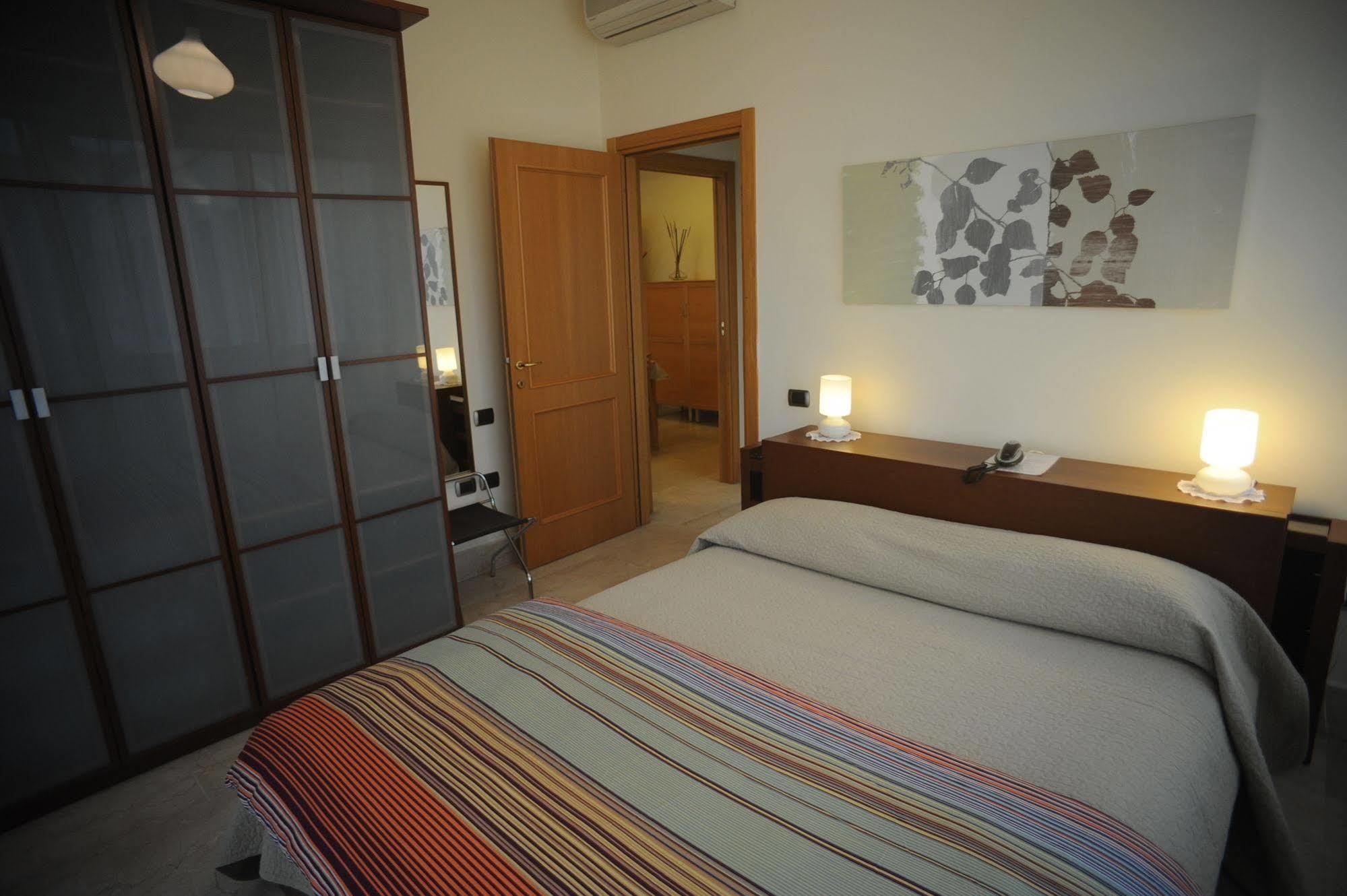 ลุกซ์ อัพพาร์ตาเมนตี Aparthotel โรม ภายนอก รูปภาพ