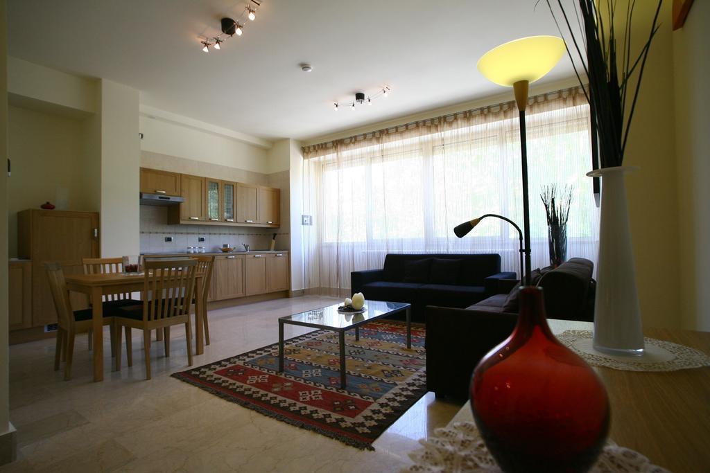 ลุกซ์ อัพพาร์ตาเมนตี Aparthotel โรม ภายนอก รูปภาพ
